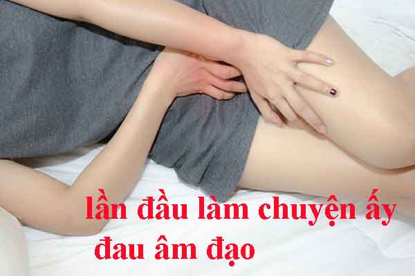 Quan hệ lần đầu gây đau rát Cô bé